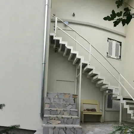 Apartman Lavandin Cizici Exterior photo