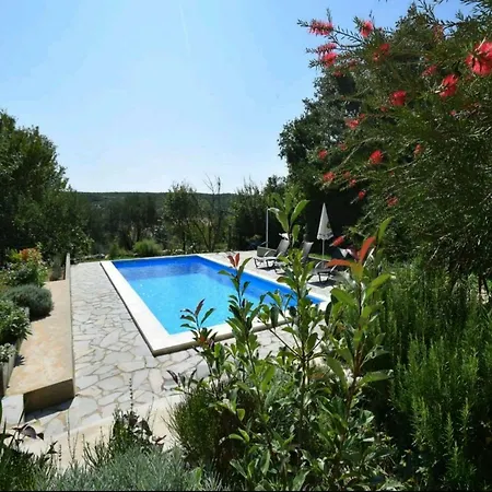 Apartman Lavandin Cizici Exterior photo