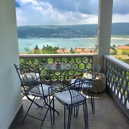 Apartman Lavandin Cizici Exterior photo